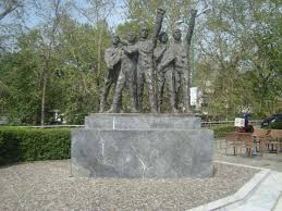 οι πεντε επονιτες από τα Τρίκαλα