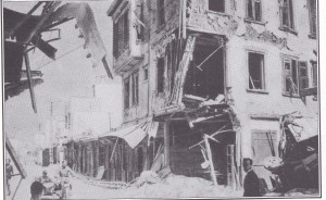 Zerstörte Häuser und Strassen. Nur wenig Leben regt sich in Strassen von Heraklion  